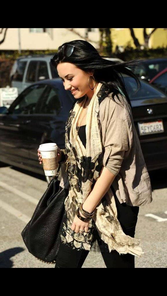 NavesSam's tweet image. Tenho Orgulho de Ser Lovatic @ddlovato #DemiYouAreWarrior  @ddlovato #LovaticsSayNO  ❤️❤️❤️❤️❤️❤️❤️❤️❤️❤️