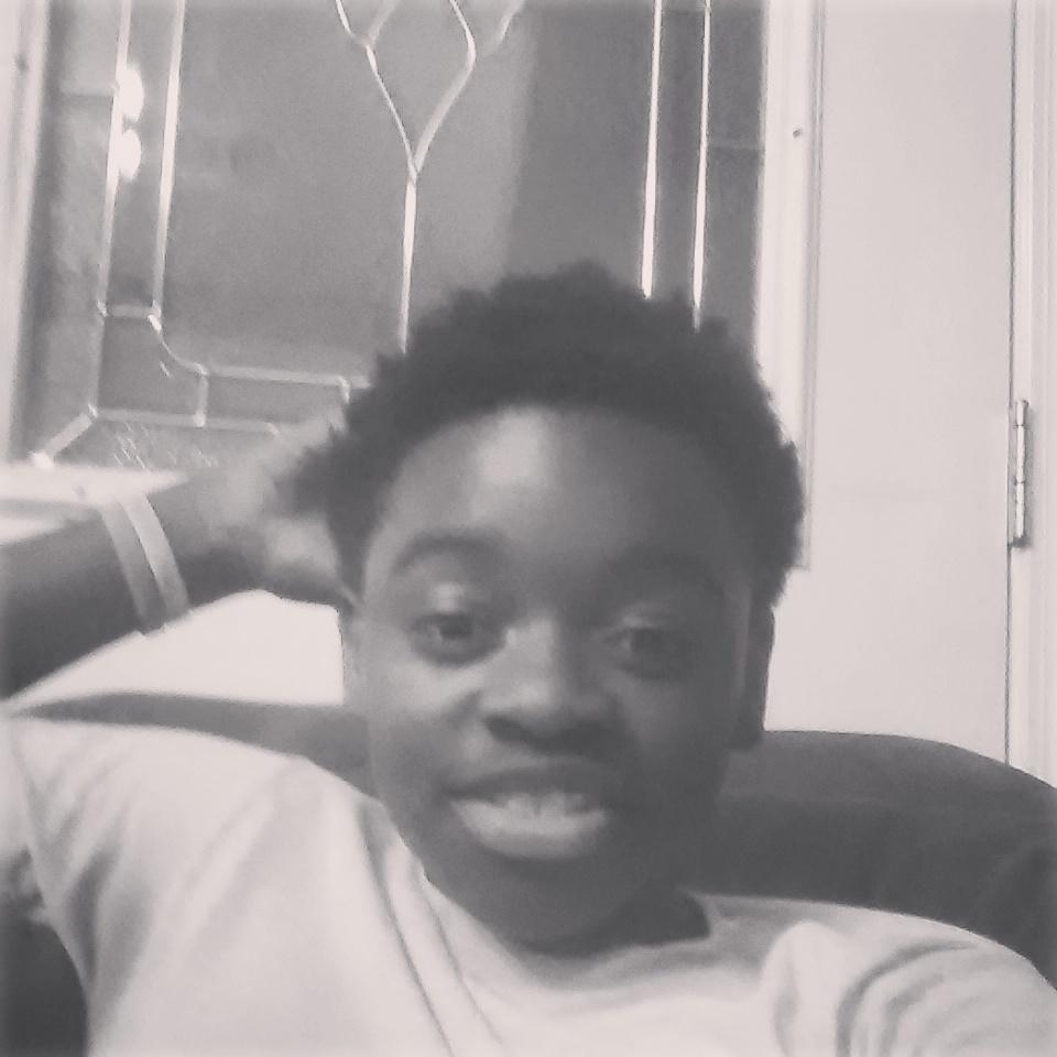 youngniggas11's tweet photo. Bored http://t.co/UsmCZiqwtJ