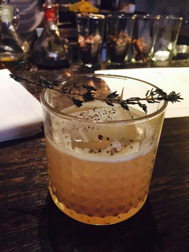 TheFoodCartel's tweet photo. @LittleSparrowCA sippin on a Down Shift #craftcocktail #tequila #honey #lemon #ginger #grenadine #blackpepper #tasty http://t.co/aGKLXs0lU7