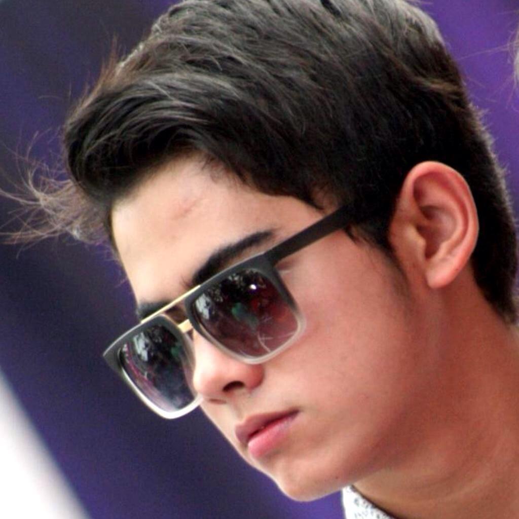 Queenekha2's tweet photo. Selamat hari jadi ALICIOUS Do'a dan harapan. Smoga makin kompak,smakin bnyk alicious dan makin suksea pasti'y🙏🙏🙏 http://t.co/7bFmbwTne9