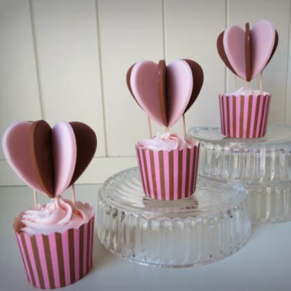 CakesDecorate's tweet image. How To Make ‘Heart Air Balloon’ cupcakes buff.ly/1xFng4P