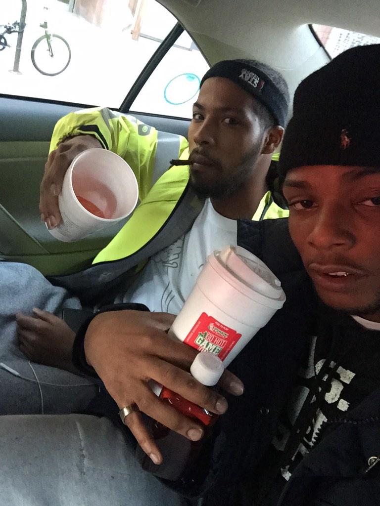 RetcH07BIX's tweet photo. OUCHEA JUGGIN WIT MY NIGGA @YUNG_GLEESH #STEVIEWORLD http://t.co/AyMuAw65yk
