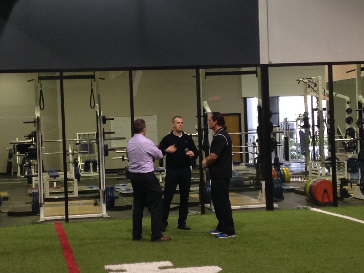 ATLSVBpark's tweet photo. He's HERE! Check out @ATLSilverbacks head coach Gary Smith getting to work with @AndySmith011 #WelcomeToAtlanta http://t.co/wCtV7Zejv5