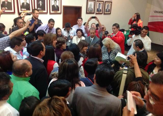 nancydelasa's tweet photo. Agradezco a mis paisanos y amigos el respaldo. Registro de mi candidatura a Diputada federal por Teziutlán dtto3 #PRI http://t.co/D7ED7oCyJw