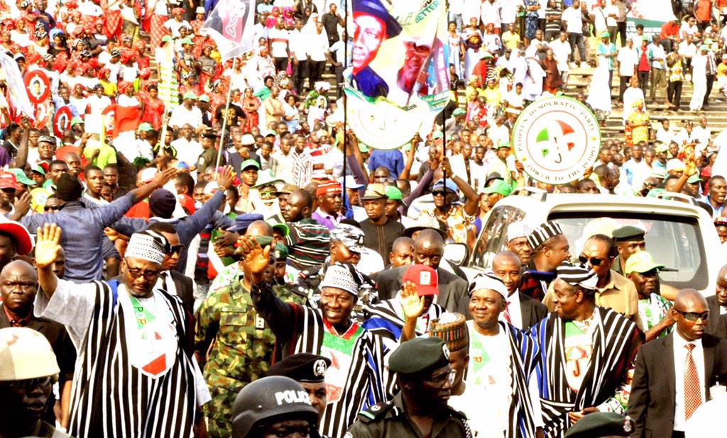 abati1990's tweet photo. #ThisisBenue. Mammoth crowd in Makurdi today! GEJ keeps winning. Thank you, Benue. http://t.co/e7rbvddkDi