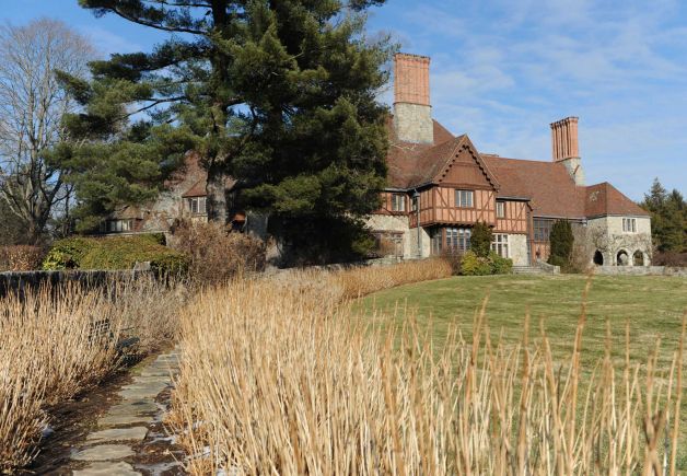 connpost's tweet photo. Mel Gibson's former Conn. mansion is for sale. Price? $31M http://t.co/MSaf2FfUwd #realestate http://t.co/S7wh2gtulx