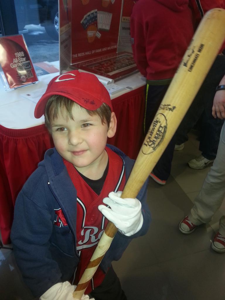 RedsMuseum's tweet image. "@ChadoMGibson: @RedsMuseum thanks for letting us hold a piece of history. #wiretowire http://t.co/78dDWdi3ho"