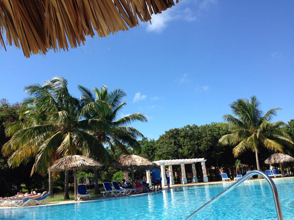 sarah_berthelot's tweet photo. #tbt missing this 😩 ☀️🌴🌊 #Cuba2014 http://t.co/QLRVFcVzk1