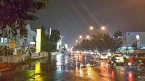 lewatmana's tweet photo. Banjir Di Bulevard Barat, Kelapa Gading, JakUt http://t.co/MYDWb9svPl (via @FromRidwan)