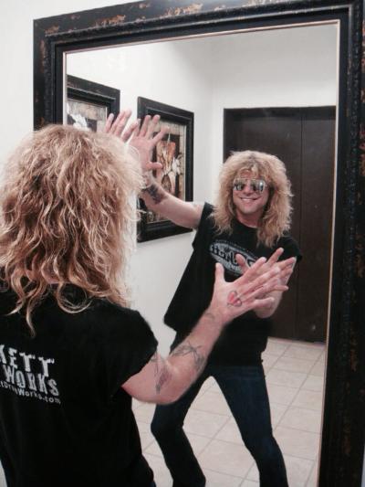 Happy birthday Steven Adler,you\re amazing as drummer and person 