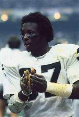 Happy birthday Lester Hayes 