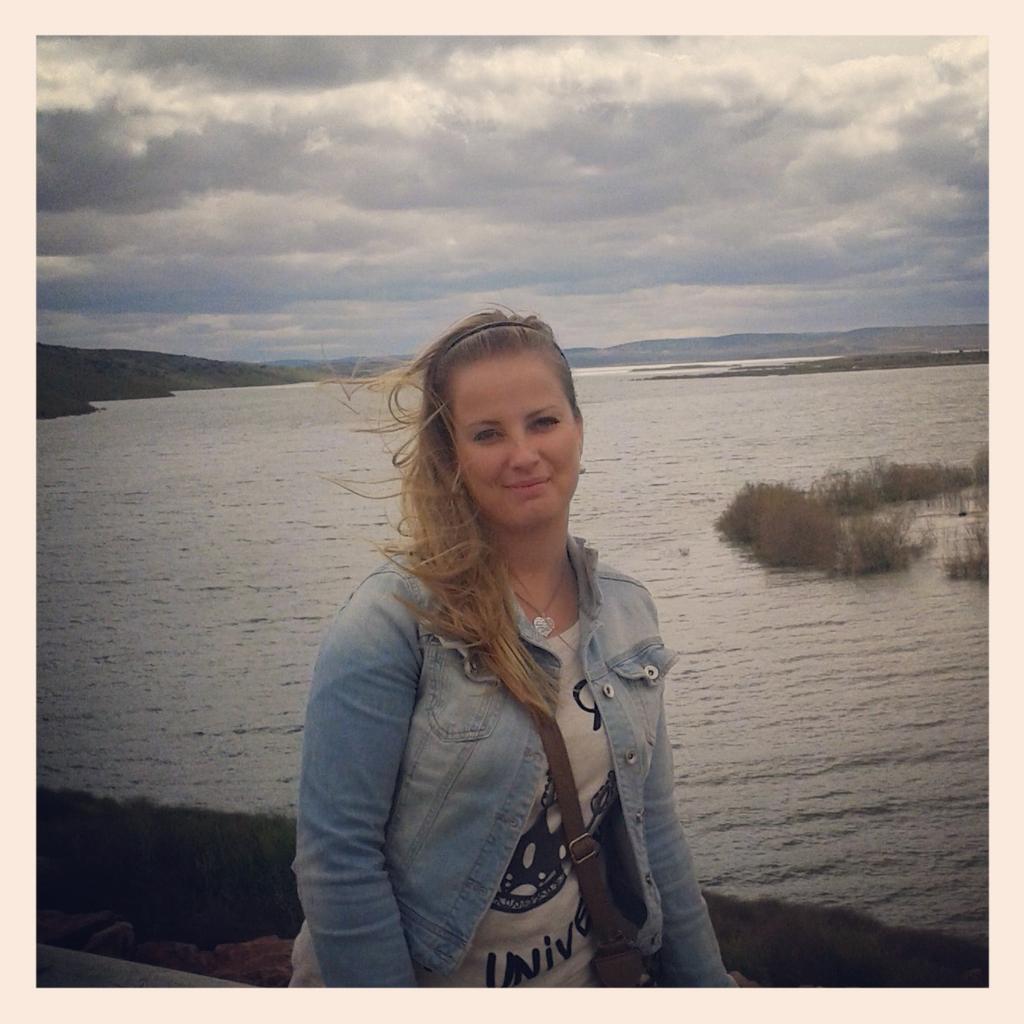 pbsmm's tweet photo. @vanecdg eres la mas bonita y wapa del mundo entero.te quiero a mi lado para toda mi vida.te amo enanita http://t.co/rEidGdSFVN