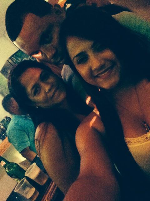 valerinfa15's tweet photo. Selfiee ♥ #Hermosos #Nosotross #QueeJumooo #QueGozaa . En 1 2 3 . ☆☆ http://t.co/iMFmOGAY4X