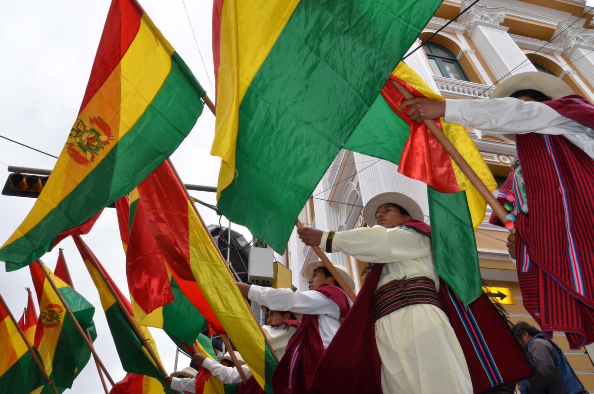 LaRazon_Bolivia's tweet photo. [Fotogalería] Instantáneas de la posesión presidencial de Evo Morales -> http://t.co/VPFWNE7l7e http://t.co/VxcDFrOVom