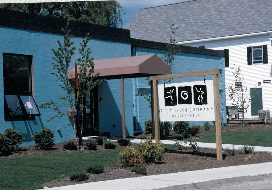 MoCoArts's tweet photo. #TBT The Moving Company Dance Center (#MoCoArts), on opening day in 1991. http://t.co/FuXZLn6UbJ