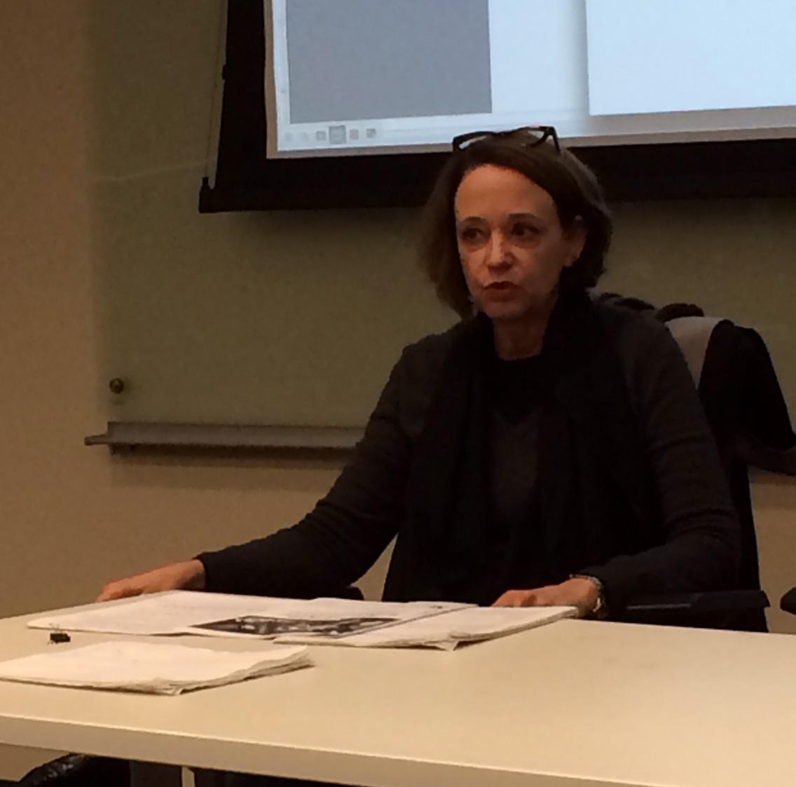 Terrybertling On Twitter Alice Short Of La Times Talking To Ut Journalism Students About Finding Good Ideas Wearesfj Http T Co Uphhhnjynn