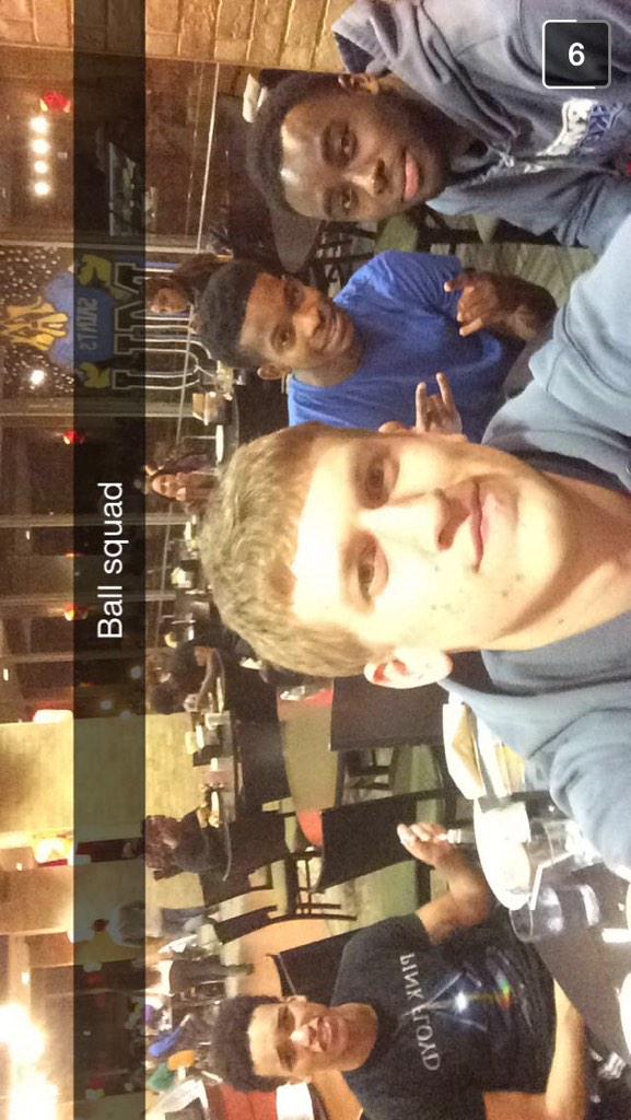 musnaps's tweet photo. The basketball team loves selfies http://t.co/Xby3AYHdWH