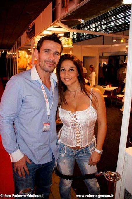 "@XXROBERTA_GEMMA: #RT #RobertaGemma @RobertaGemma @manuelferrara #AVNShow @AEexpo http://t.co/3S5A0<a class="tags" target="_blank" title="On Twitter" href="/?out=eyJ0eXAiOiJKV1QiLCJhbGciOiJIUzUxMiJ9.eyJpYXQiOjE3MjEzMzkxNzUsImlzcyI6InR3cG9ybnN0YXJzLmNvbSIsIm5iZiI6MTcyMTMzOTE3NSwiZXhwIjoxNzUyODc1MTc1LCJyZWRpcmVjdF91cmwiOiJodHRwczovL3R3aXR0ZXIuY29tL1hYUk9CRVJUQV9HRU1NQSJ9.R3cpT3LqCVnWKt5beLGmDj_9yrPP5m2u_OCwXPkLMd83_y3MbHVoPaQBcztnKx7E4M1IrYbAMi6R1M6PzXP4WA">@XXROBERTA_GEMMA</a><a href="/tag/rt"class="tags">#RT</a><a href="/tag/robertagemma"class="tags">#RobertaGemma</a><a class="tags" href="/tag/robertagemma">@robertagemma</a><a href="/tag/avnshow"class="tags"><span>#avnshow</span></a>
