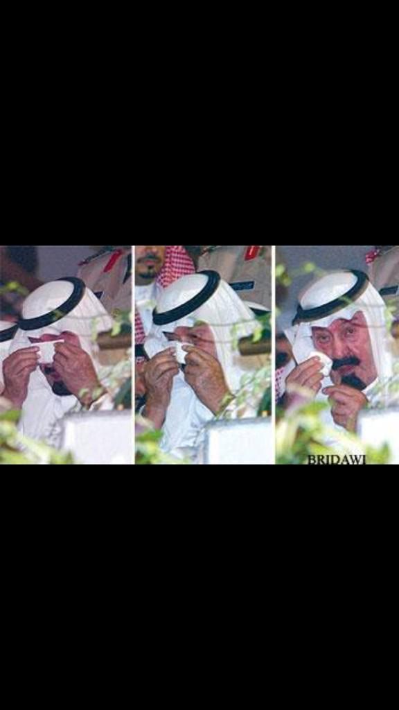banee_ee's tweet photo. انطفى نور المملكه في خبر موتك وانكسر قلب السعودي يوم قالو له
مات صقر الجزيره وانتهى عمره
يالله اني سائلك تغفر ذنوبه💔 http://t.co/H7OZxrFQIe
