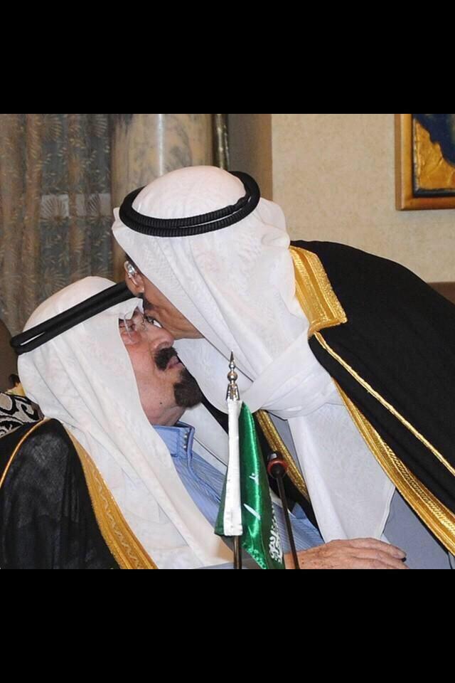 a__x30's tweet photo. عاجل | #الكويت تعلن الحداد لمدة ثلاثة أيام لوفاة العاهل السعودي الملك عبدالله بن عبدالعزيز آل سعود 

#وفاة_الملك http://t.co/9IZPIBmzrl