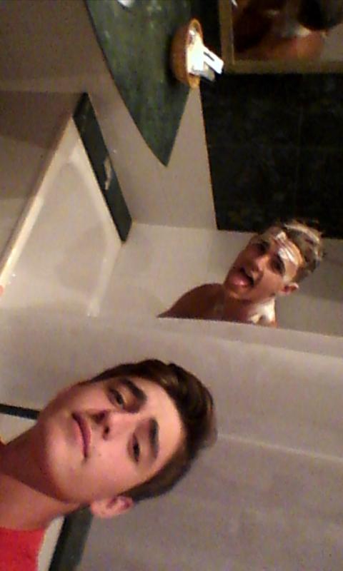 9PabloSuarez's tweet photo. Felicidades al mejor amigo que puede existir, por muchos momentos mas que solo tu y yo entendemos, tq @Pablosahe5 http://t.co/iseK6fPzJV