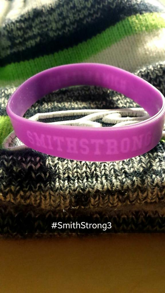 kchoboom's tweet image. IF THIS TWEET GETS OVER 150 RETWEETS BY FRIDAY NIGHT @_jordanRnelson_ AND I WILL BE BUZZING OUR HEAD FOR #SMITHSTRONG