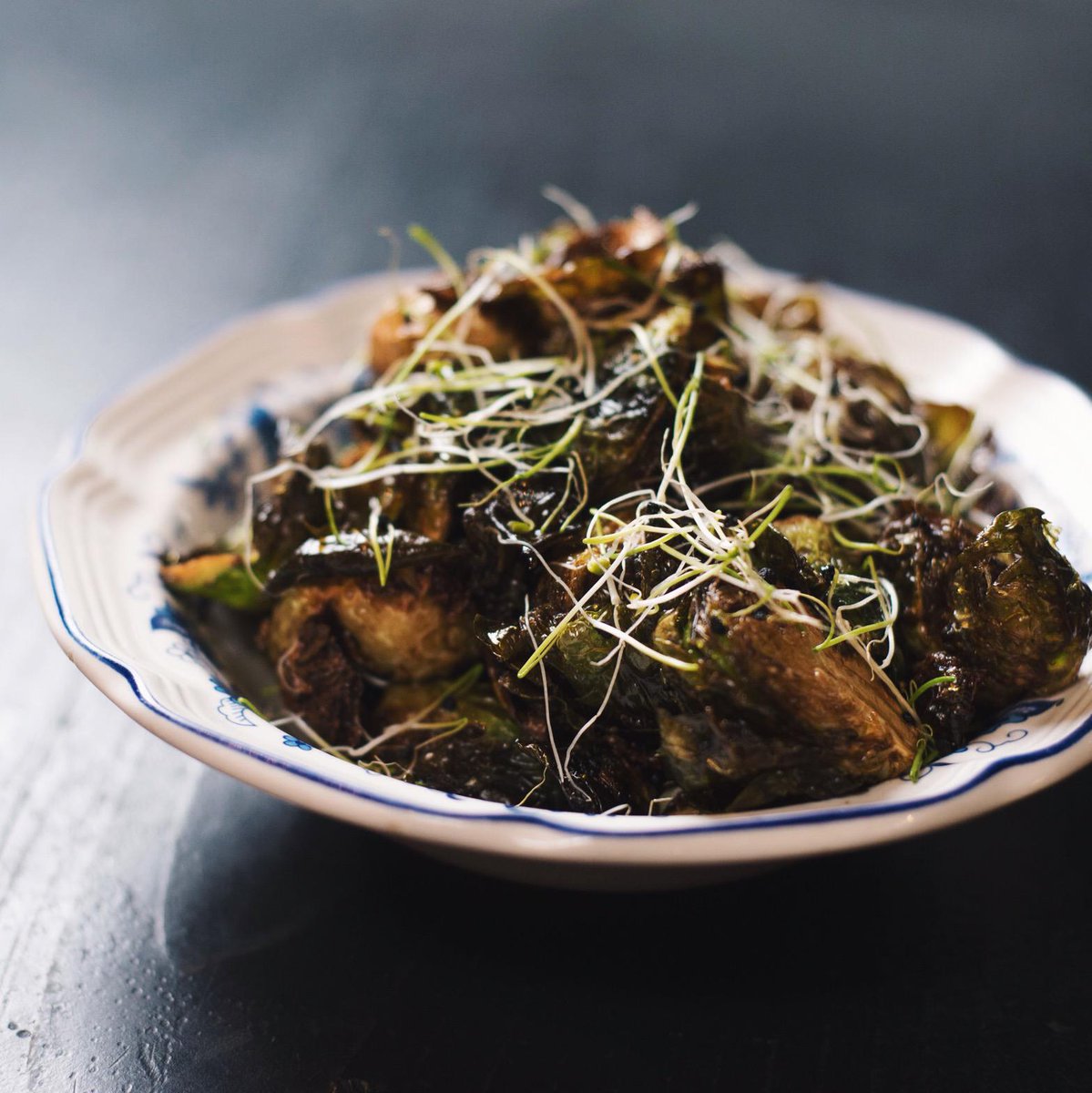 GoldiesLA's tweet photo. Enjoying veggies the only way we know how with our Brussels sprouts— lime,soy, sprouted seeds. http://t.co/6GdQ21Drnb