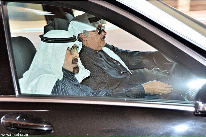 مات البياض؟؟
مات "الشقيق" اللي طفح عطفه وفاض ؟
يا يتمنا 
يا فَقْدنا
لا ياكبر حزن الرياض💔

#وفاة_الملك_عبدالله