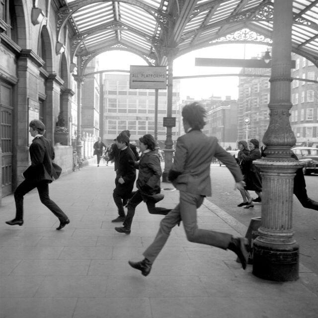 BeatlesReacts's tweet photo. When you hear "THE PIZZA IS HERE, COME AND EAT" http://t.co/reBeK7m6TQ