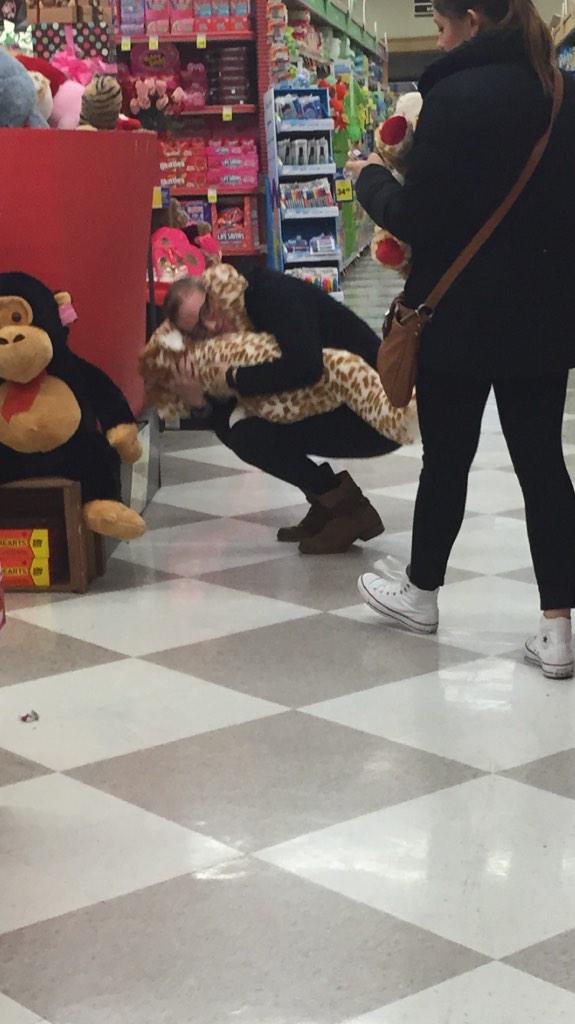 MAB_Memphis3's tweet photo. When @KellyAShaw finds a stuffed animal giraffe at the store http://t.co/c3ykdcfsDt