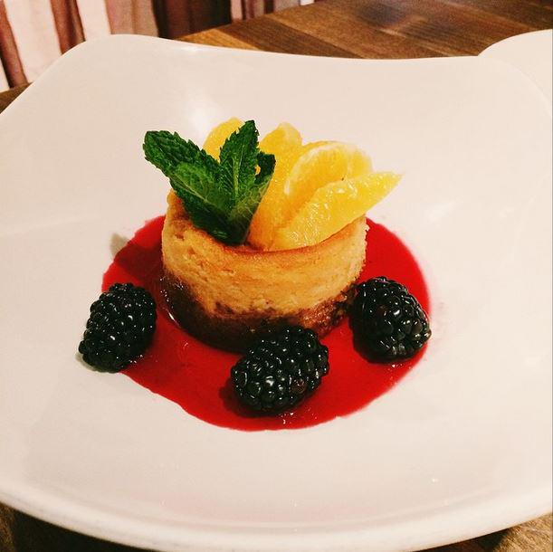 moxies's tweet image. Our delicious Salted Caramel &amp;amp; Pecan Cheesecake! #spolied RT @kaaypumaa "It's on the house" #thankyouMercedes