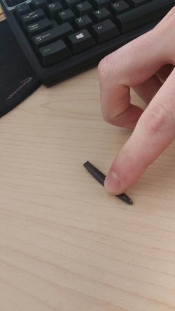 ezekielz21's tweet photo. The best finger skateboard since day 1 #pencaps #techdeckwho #tricksatwork http://t.co/Oi6qCddSSI
