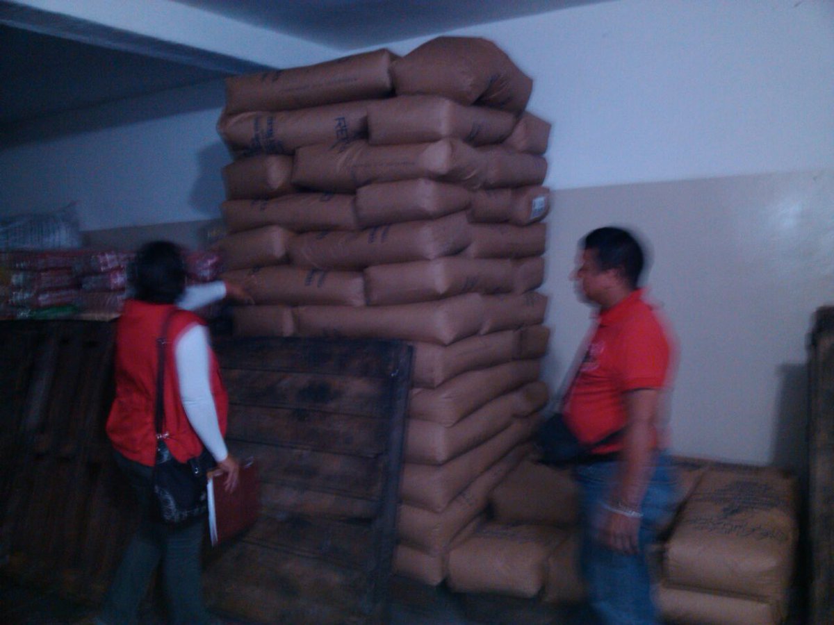 Sunagro_Monagas's tweet photo. Sunagro_Monagas retiene 7,9 TM de azúcar doméstica en saco por diferencia de inventario @czosorio @RafaelMHidalgo http://t.co/p46OwAD6U5