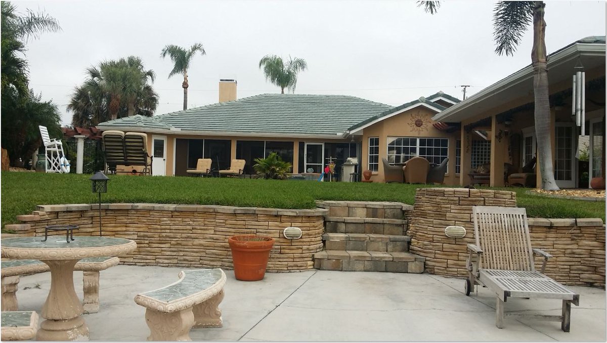 Southern_World's tweet image. Buy this #Home! Bring #Horse #Boat #RV +/- 1/2 Acre #Gulf Access #Pool 4Bed 2.5Bath 4 #CAR #Garages2015 @2395404884