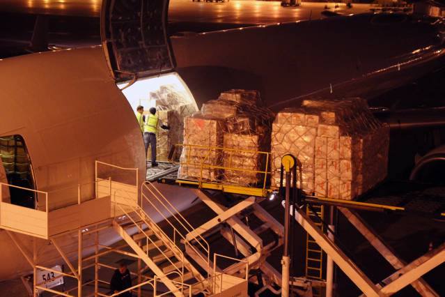 ClintonGlobal's tweet photo. CGI member @AirlinkFlight continues their support for #EbolaResponse w/ their first aid delivery of 2015. http://t.co/QtTDcpL9wF
