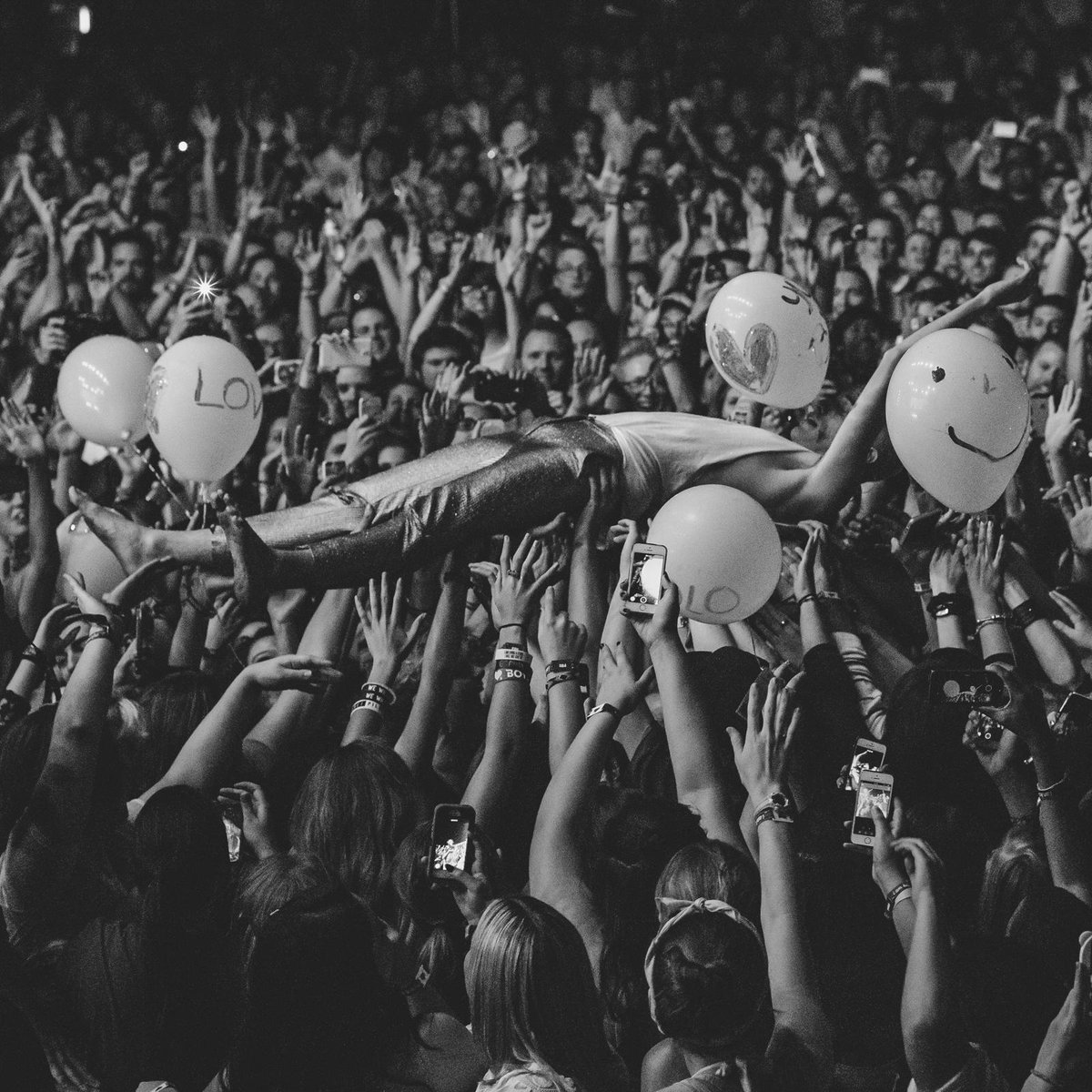lifeisbeautiful's tweet photo. We had to share this awesome shot of @tylerinacoma at #lifeisbeautiful2014 from festival friend @scottwitt. #tbt http://t.co/IPisXjfBNJ