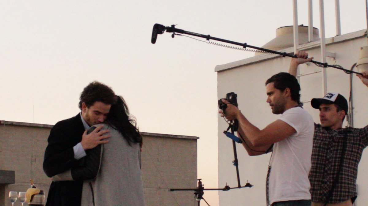 AlejandroGar21's tweet photo. Making of cortometraje #LaSorpresa @rafaelernestohe @orbeatdj1 @yaneisysprado  @Aldrin_Coto #agmproductions http://t.co/dETk3JdyBd