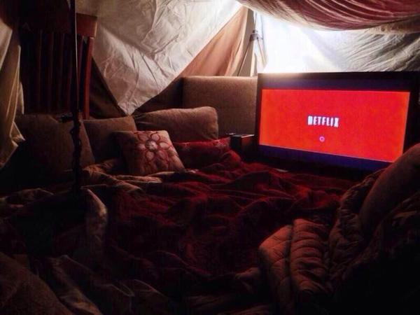 clusterposts's tweet photo. My Idea of a Date http://t.co/1MBtmaV8Ij
