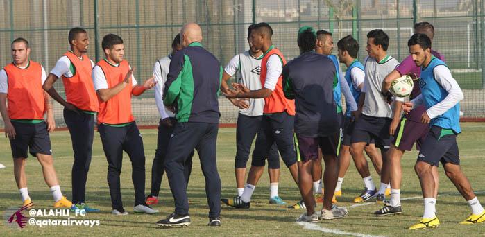 صور من تدريبات الفريق الكروي الأول علی ملاعب مدينة الملك عبدالله اليوم الخميس 15 يناير 2015م