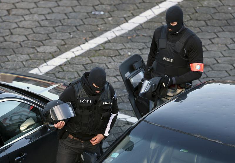 RT_com's tweet photo. URGENT: At least 2 killed during counter-terror raid in Belgium - reports; Details soon http://t.co/3vDnGzKggj http://t.co/z4FAbRmrqB