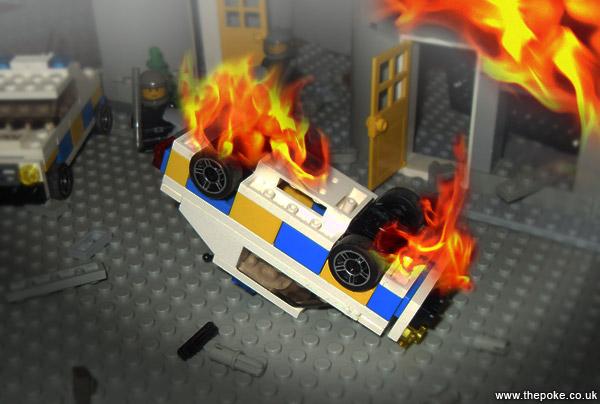ThePoke's tweet photo. Breaking > Cast riots in Hollywood following Lego Movie Oscars snub  #OscarNoms http://t.co/Zlyzlzuzzq