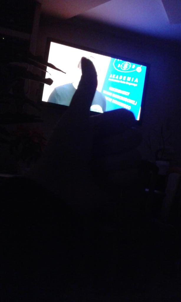 Aureoolaa tweet picture