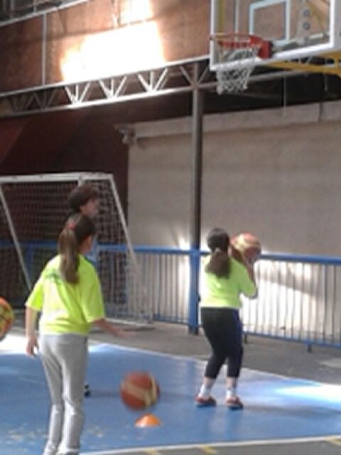 Mi bebe haciendo deporte