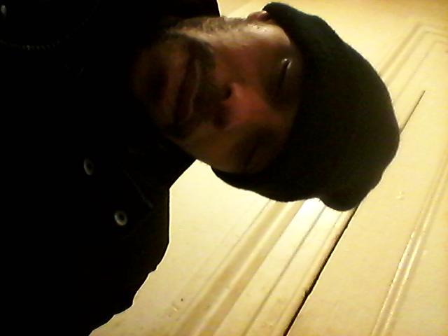Moguclcity's tweet photo. Mogulcity: voiceover actor for commercial, film, documentaries etc email aaroncbenbow@Gmail.com #deepbaritone #artist http://t.co/A2RxzsOgpR