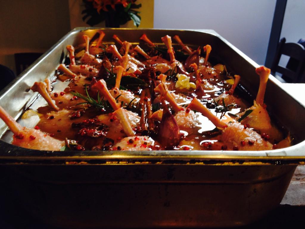 CherryDuckHB's tweet photo. Confit duck fresh out of the oven delicious and tender. Enjoy 2 courses for  only £19.50 in January #duck #delicious http://t.co/XrDYVnP350
