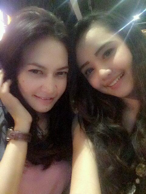 Anggrainiony's tweet photo. At Beer house http://t.co/FsVEqBhbhy