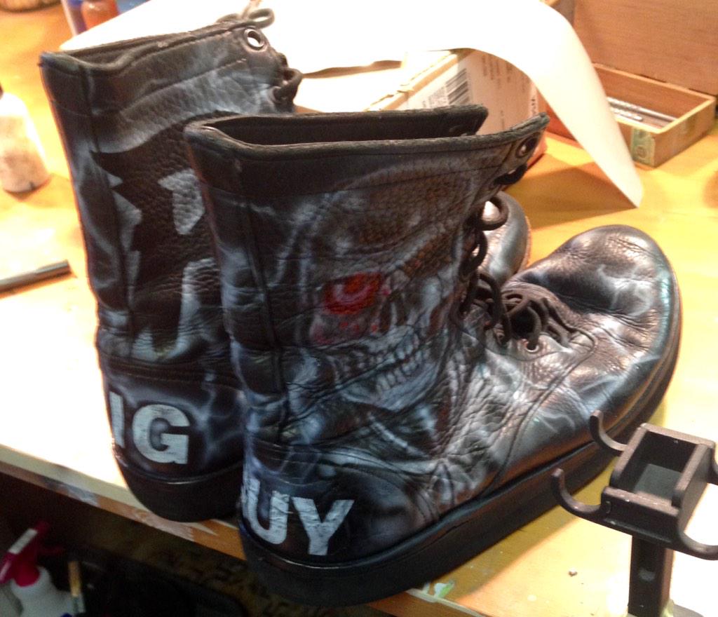 therealIHTM's tweet photo. Just finished these...wonder who they could be for?! 😇 #WWE http://t.co/KpZxYZW0Yr