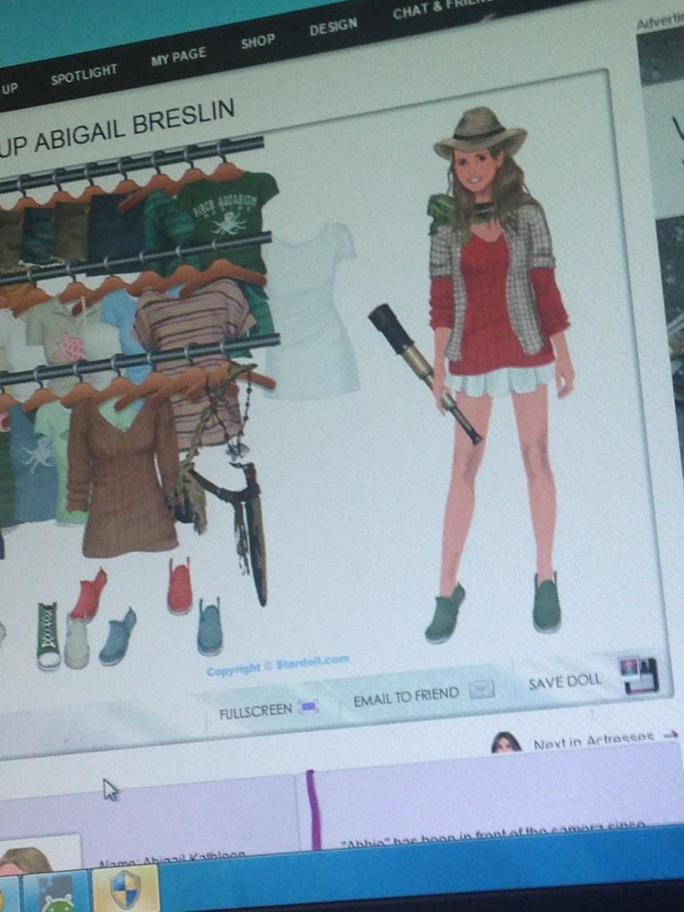babycherryhes's tweet image. In school today I dressed up Abigail Breslin on the computer (yes that's a lizard on her shoulder) #shesucks