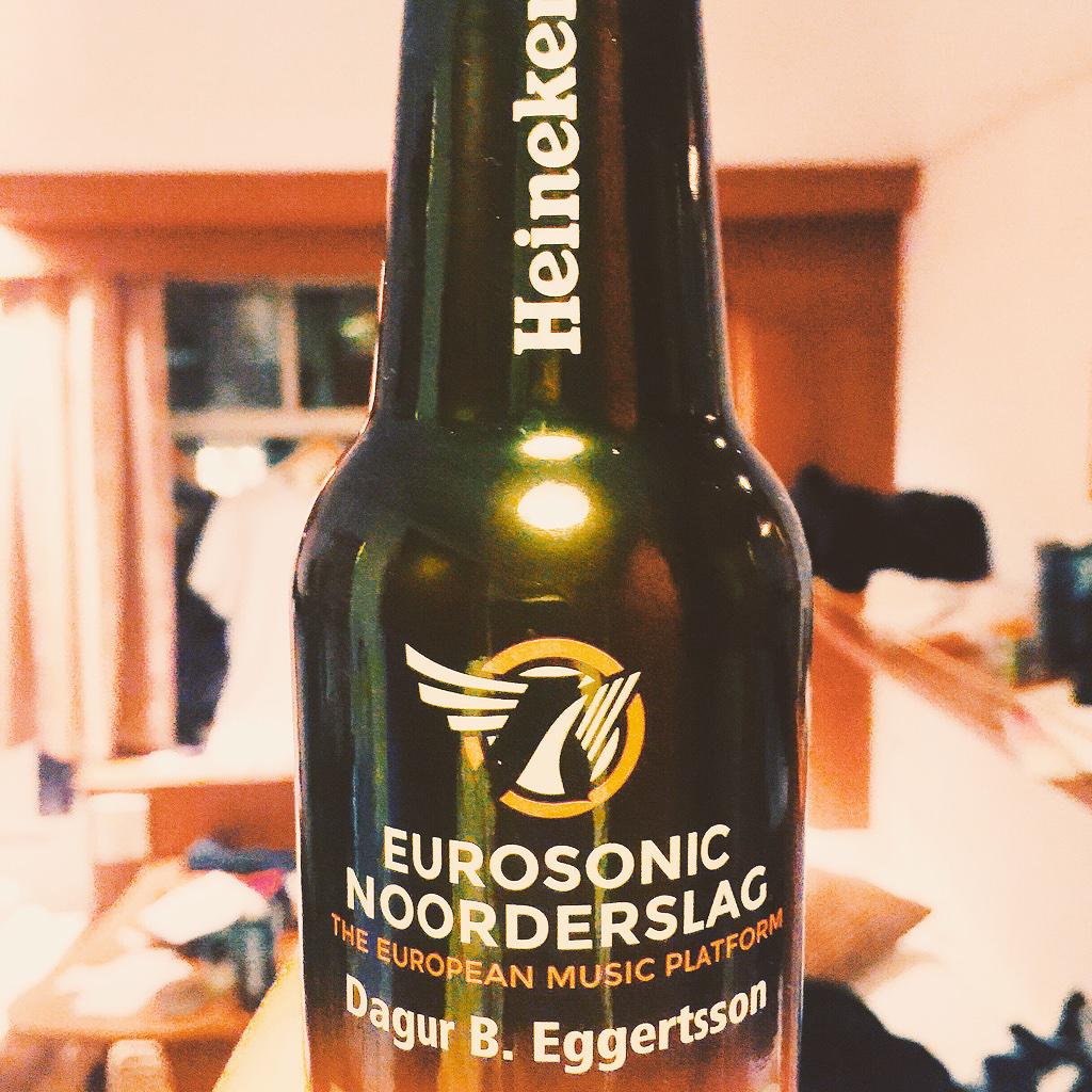 unistefson's tweet photo. Borgarstjórinn gaf mér bjór #swegue #Eurosonic #löglegt http://t.co/392wR1ebWB