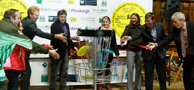 2015ProWorlds's tweet photo. #TBT Ceremonial 1st putt announcing #PGH as host city for 2015 @PDGA Pro World Championships #discgolf http://t.co/T5jfcuR5ba